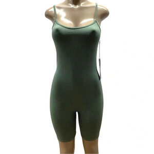 Indero Ribbed Green Romper with Adjustable Straps Size Medium New With Tags